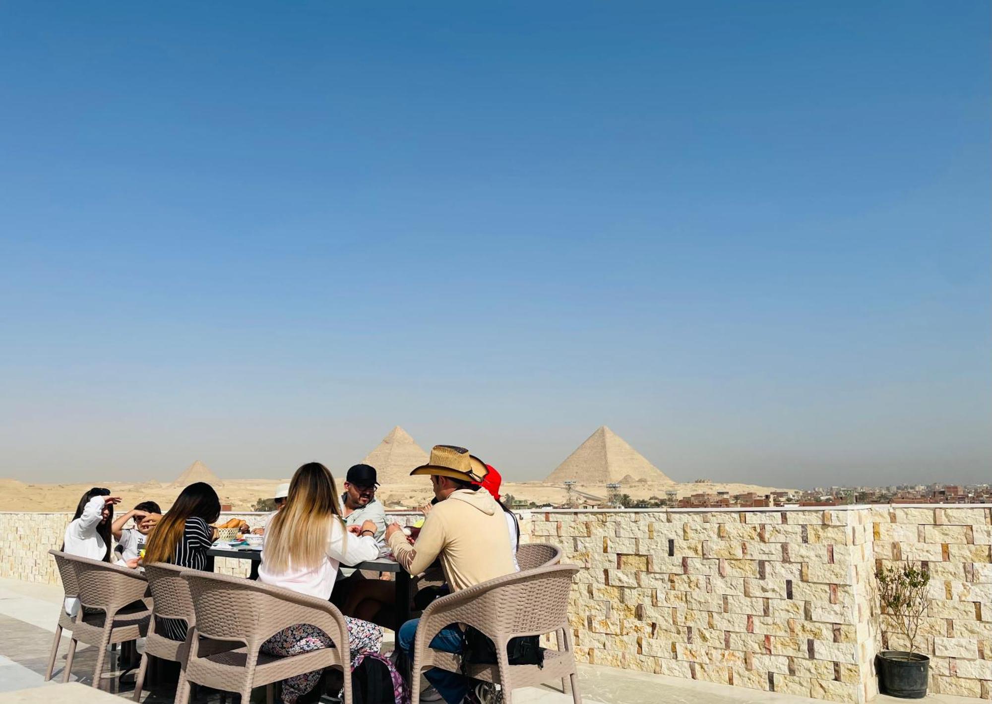 Golden Mask Pyramids Inn Kafret el-Gabal المظهر الخارجي الصورة