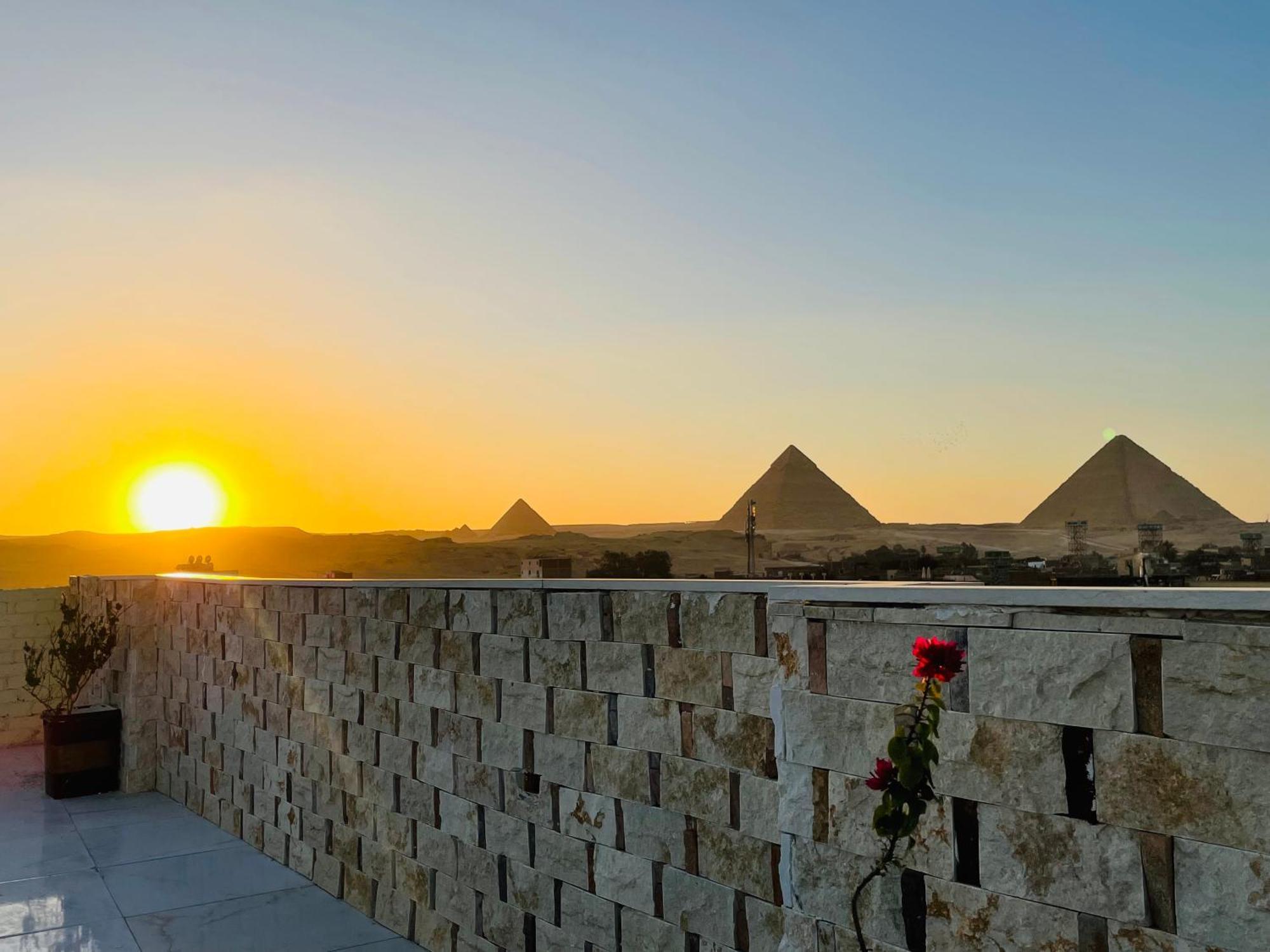 Golden Mask Pyramids Inn Kafret el-Gabal المظهر الخارجي الصورة