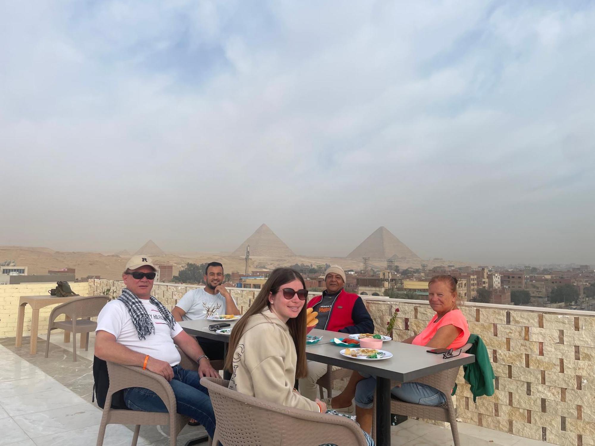 Golden Mask Pyramids Inn Kafret el-Gabal المظهر الخارجي الصورة